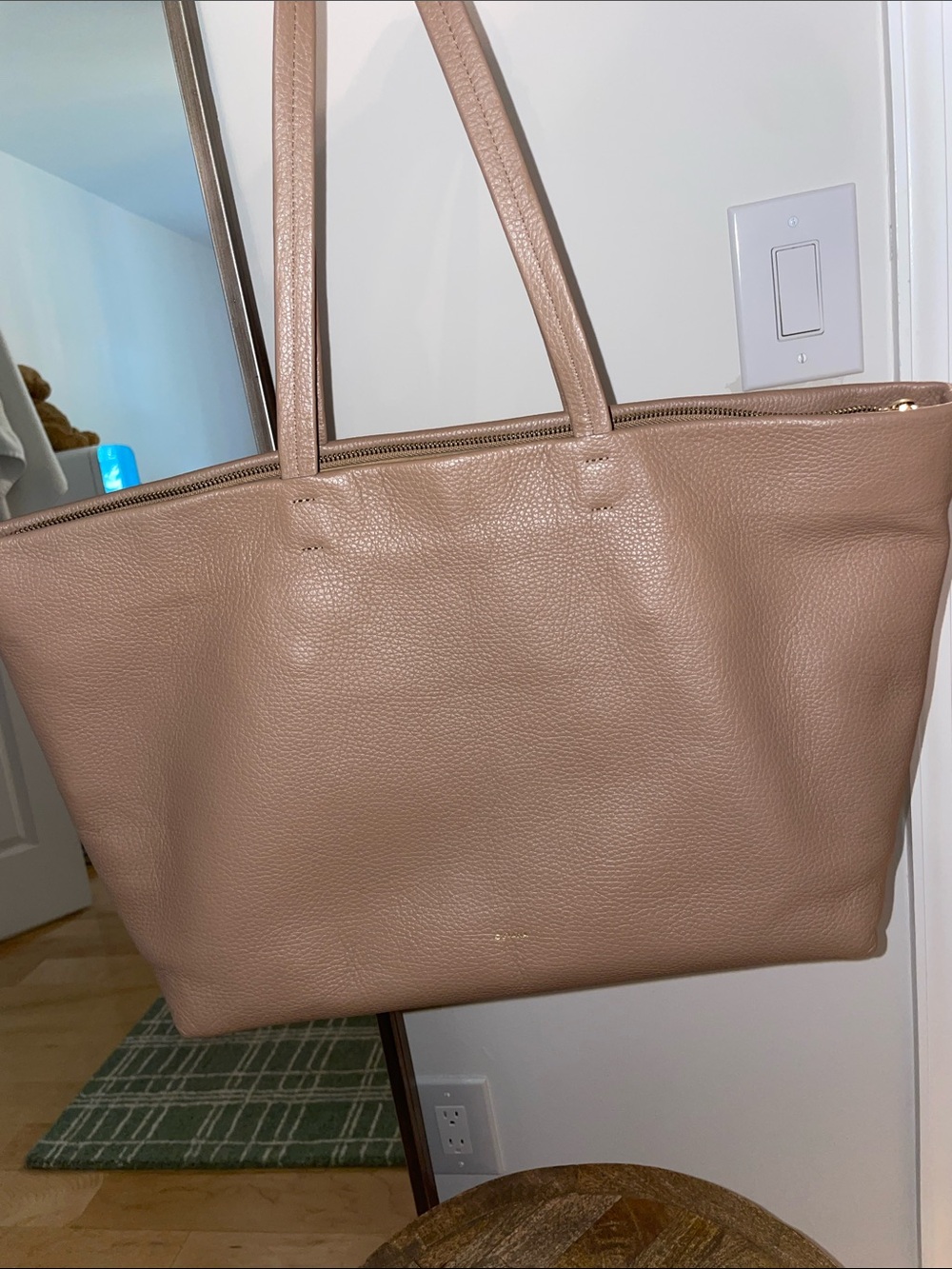 Cuyana classic tote
